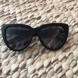Oversized Cat-Eye Sunglasses